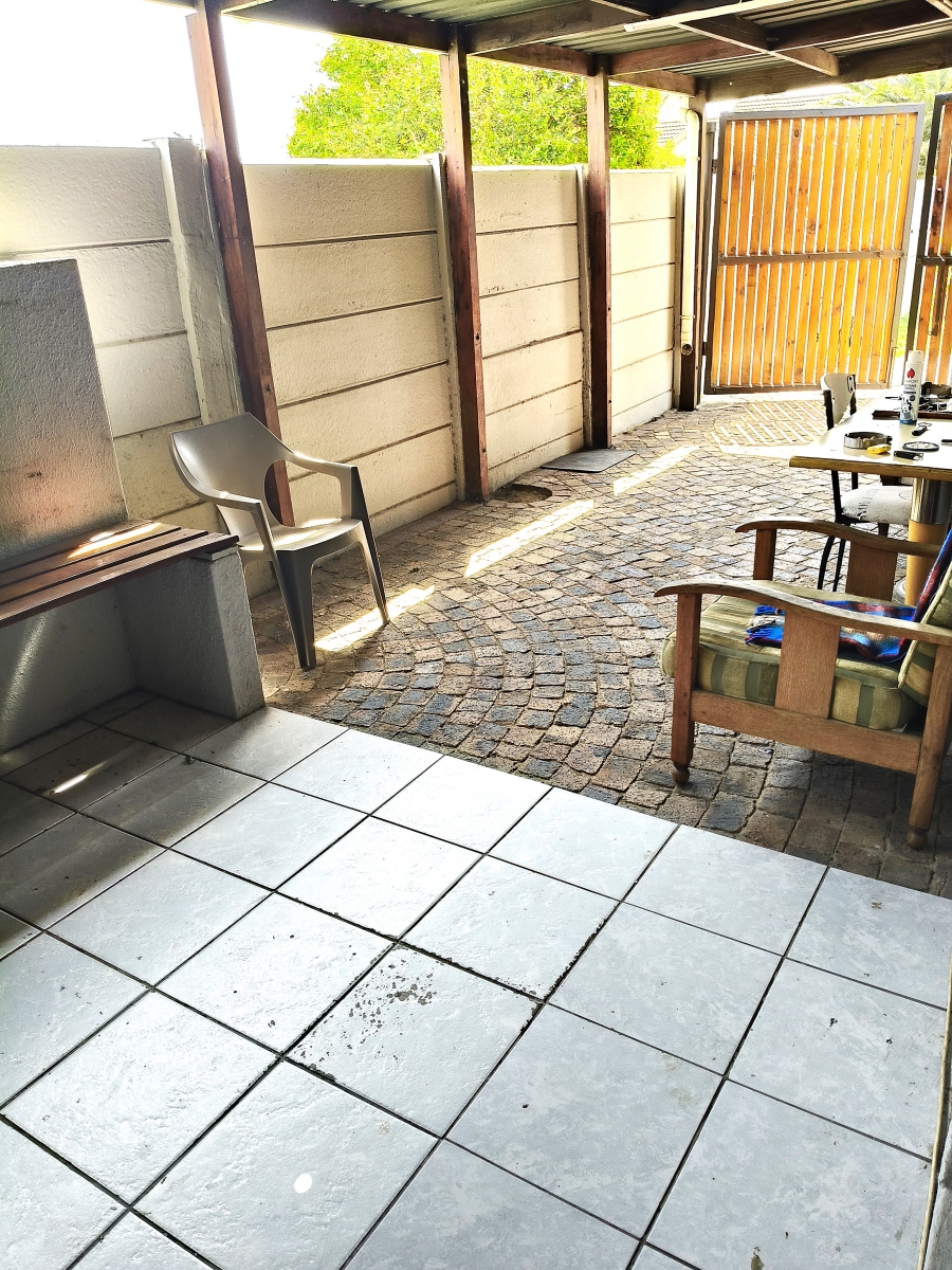 To Let 3 Bedroom Property for Rent in Strandvale Western Cape
